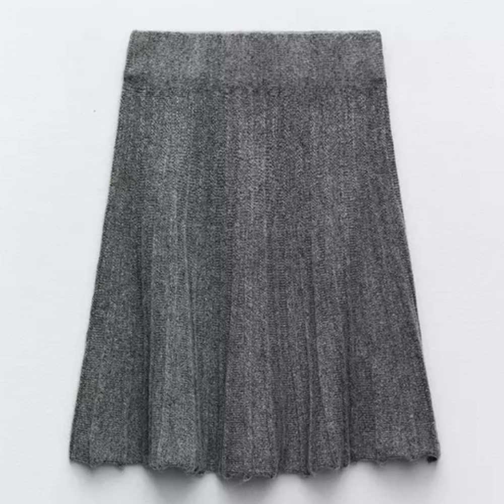 NWT | Small | Zara Pleated Knit Skirt